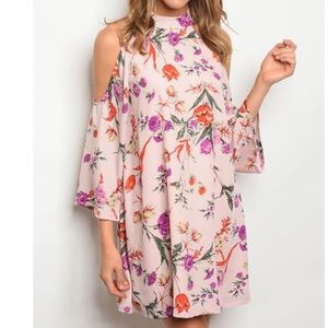 💃🏻NWT Blush Pink Cold Shoulder Bell Sleeve Dress